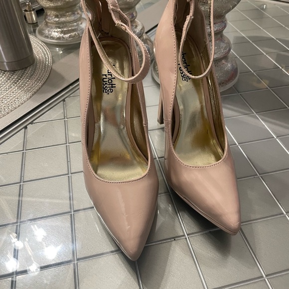 Beige patent heels - Picture 4 of 4